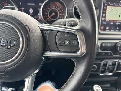 2021 Jeep Gladiator, $30380. Photo 12
