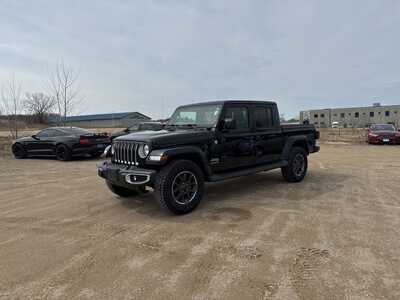 2021 Jeep Gladiator, $30380. Photo 3