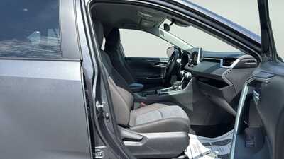 2025 Toyota RAV4, $32000. Photo 11