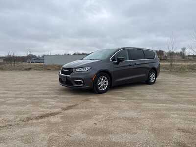 2023 Chrysler Pacifica, $0. Photo 3