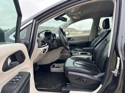 2023 Chrysler Pacifica, $0. Photo 6
