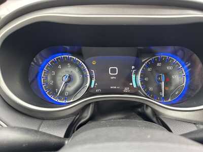 2023 Chrysler Pacifica, $0. Photo 10