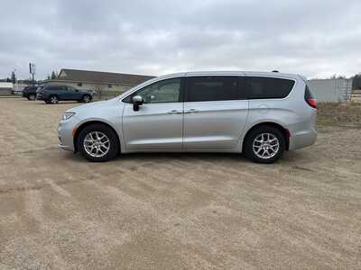 2023 Chrysler Pacifica, $0. Photo 4
