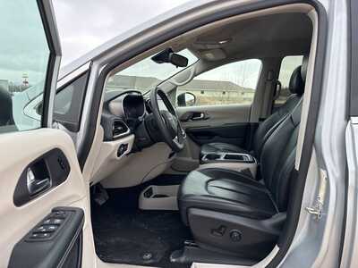 2023 Chrysler Pacifica, $0. Photo 6