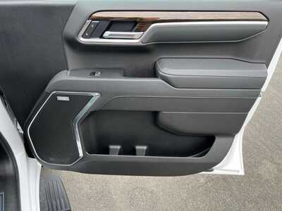 2025 GMC 1500 Crew Cab, $50390. Photo 11