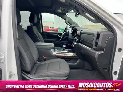 2025 GMC 1500 Crew Cab, $50390. Photo 9