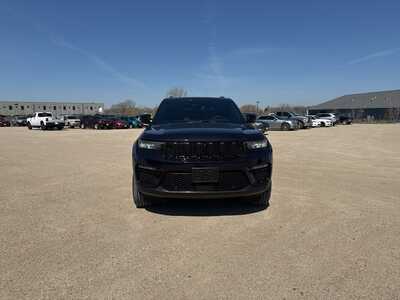 2024 Jeep Grand Cherokee, $37990. Photo 2