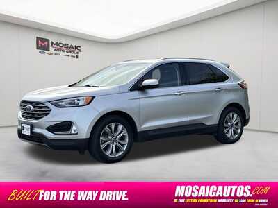 2019 Ford Edge, $10690. Photo 3