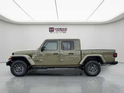 2026 Jeep Gladiator, $37974. Photo 4