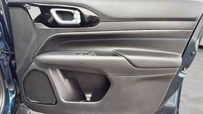 2026 Jeep Compass, $29332. Photo 10