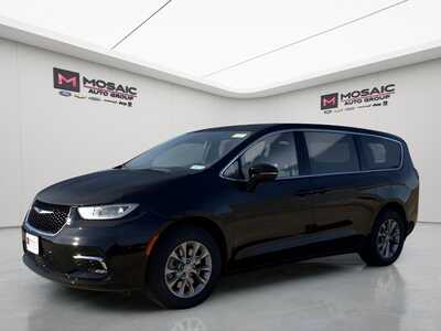 2026 Chrysler Pacifica, $40550. Photo 3