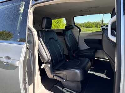 2024 Chrysler Pacifica, $25990. Photo 12