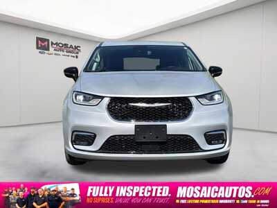 2024 Chrysler Pacifica, $25990. Photo 2