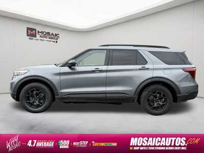 2022 Ford Explorer, $28000. Photo 4