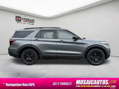 2022 Ford Explorer, $28000. Photo 8