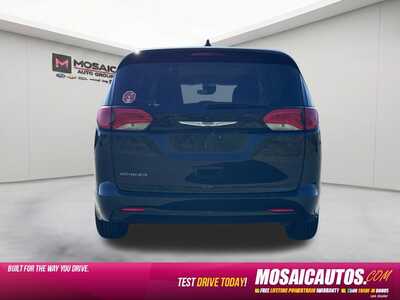 2023 Chrysler Voyager, $21890. Photo 6