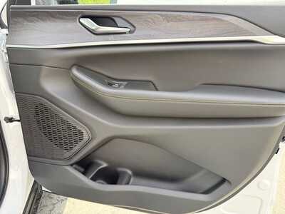 2026 Jeep Grand Cherokee, $45389. Photo 10