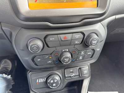 2023 Jeep Renegade, $0. Photo 11