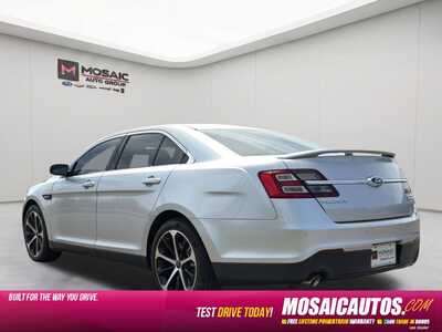 2015 Ford Taurus, $14990. Photo 5
