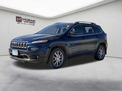 2018 Jeep Cherokee, $13130. Photo 4