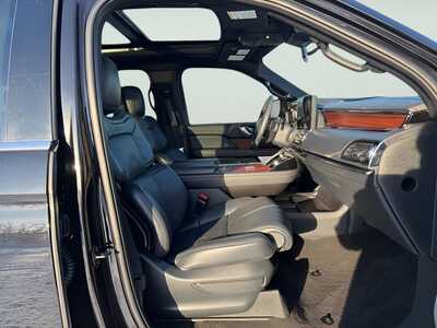 2024 Lincoln Navigator, $72990. Photo 12