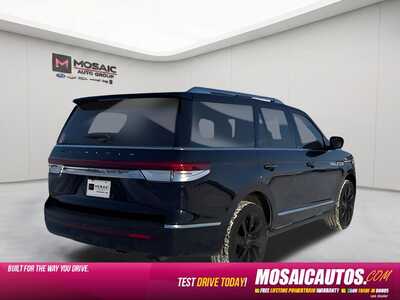 2024 Lincoln Navigator, $72990. Photo 8