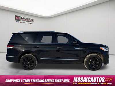 2024 Lincoln Navigator, $72990. Photo 9