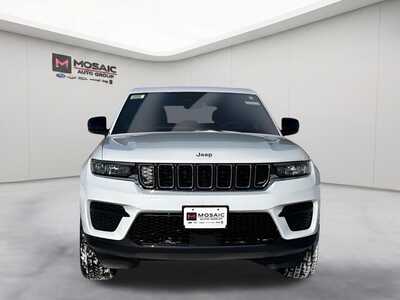 2026 Jeep Grand Cherokee, $36385. Photo 8