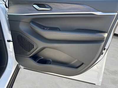 2025 Jeep Grand Cherokee, $42938. Photo 10