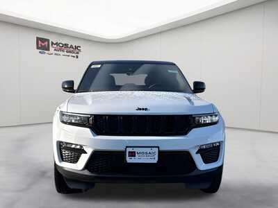 2025 Jeep Grand Cherokee, $42938. Photo 9