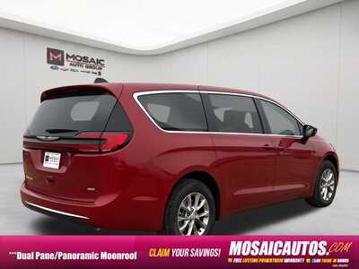2026 Chrysler Pacifica, $39566. Photo 4