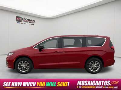 2026 Chrysler Pacifica, $39566. Photo 7