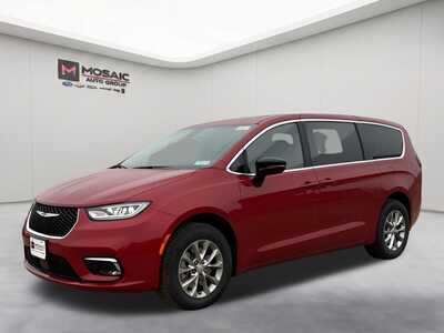 2026 Chrysler Pacifica, $39566. Photo 8