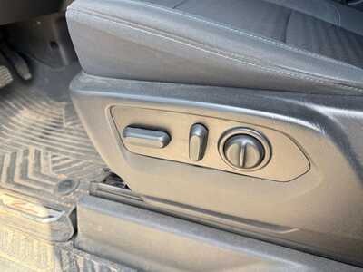 2022 Chevrolet 1500 Crew Cab, $30790. Photo 9