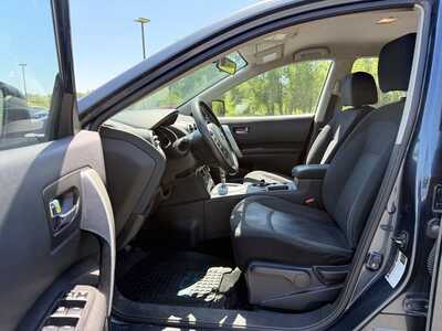 2014 Nissan Rogue, $5249. Photo 9