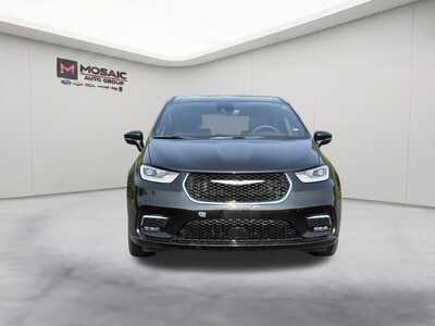 2025 Chrysler Pacifica, $29990. Photo 3
