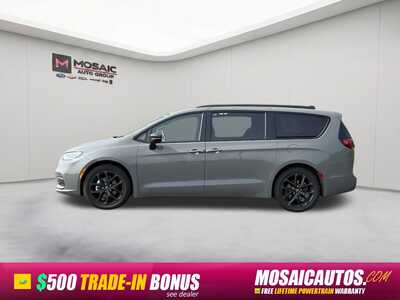 2025 Chrysler Pacifica, $34990. Photo 4