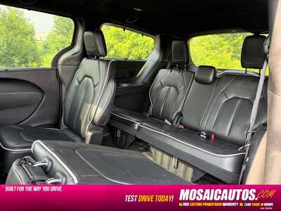 2025 Chrysler Pacifica, $34990. Photo 7