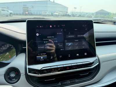 2024 Jeep Compass, $22290. Photo 11