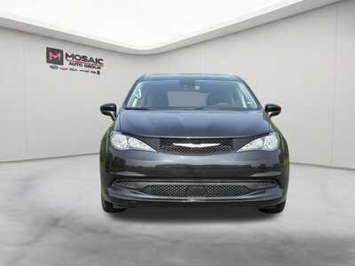 2024 Chrysler Voyager, $24990. Photo 3
