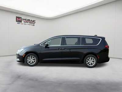 2024 Chrysler Voyager, $24990. Photo 5
