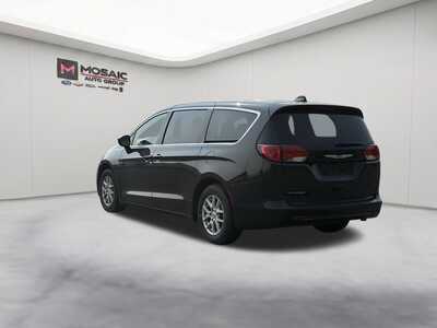 2024 Chrysler Voyager, $24990. Photo 7