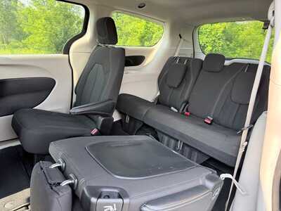 2024 Chrysler Voyager, $24990. Photo 8