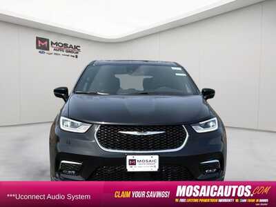 2026 Chrysler Pacifica, $37802. Photo 2
