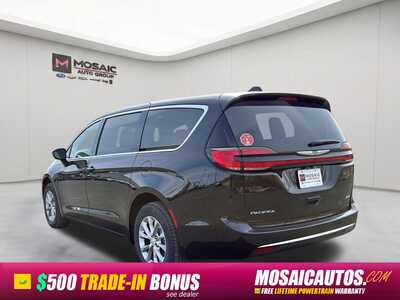 2026 Chrysler Pacifica, $37802. Photo 5