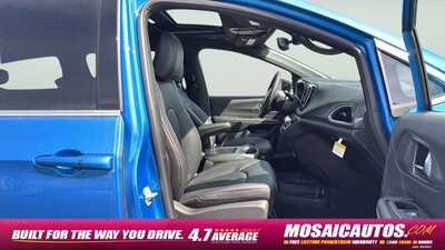 2026 Chrysler Pacifica, $38233. Photo 11