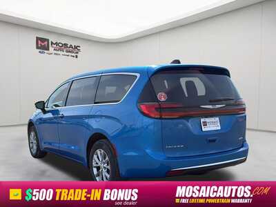 2026 Chrysler Pacifica, $38233. Photo 5