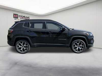 2026 Jeep Compass, $26544. Photo 9
