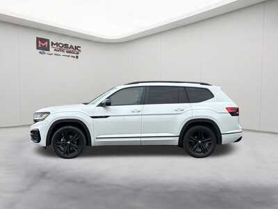 2023 Volkswagen Atlas, $32680. Photo 5