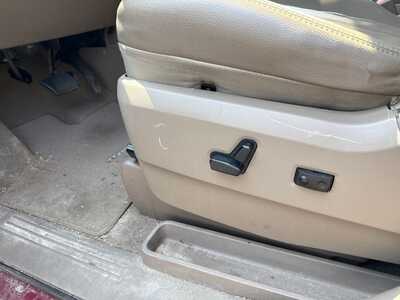 2013 Chrysler Town & Country, $7130. Photo 10